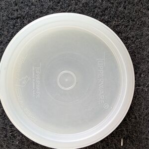 1950s Tupperware "F" Seal (mold number 296-32).